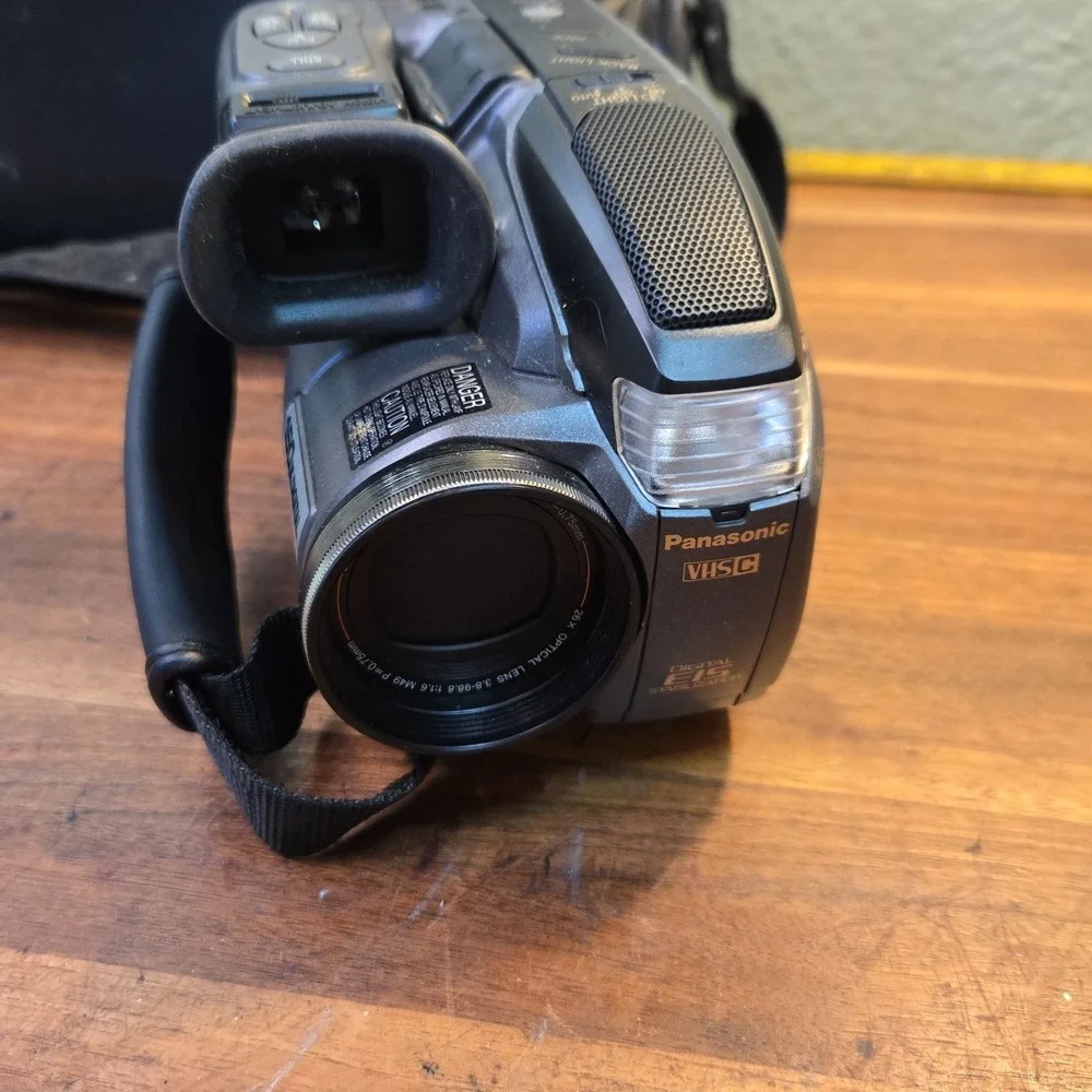 Panasonic Palmcorder PV-D209 VHS-C Analog Camcorder With Accessories Vintage